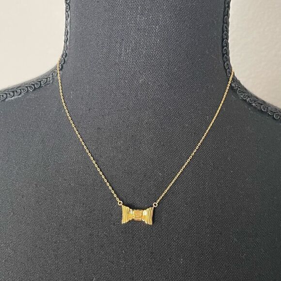 NWT Kate Spade All Wrapped Up Mini Pendant Necklace - Picture 2 of 7